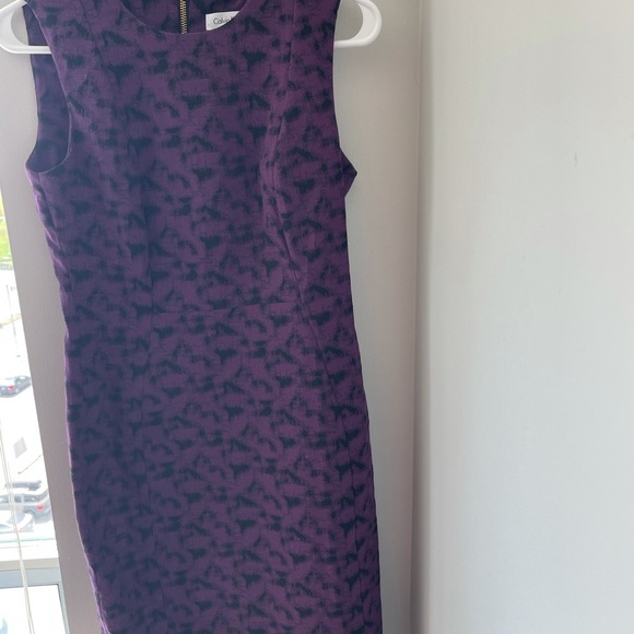 Calvin Klein dress - size small, classy look, below knee length - Picture 1 of 1